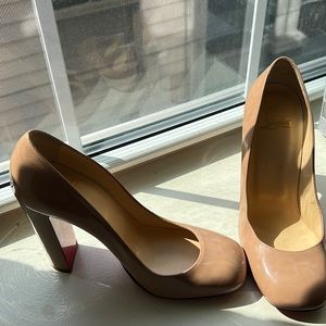 CHRISTIAN LOUBOUTIN LADY GENA 85, PATENT LEATHER. BLOCK HEEL